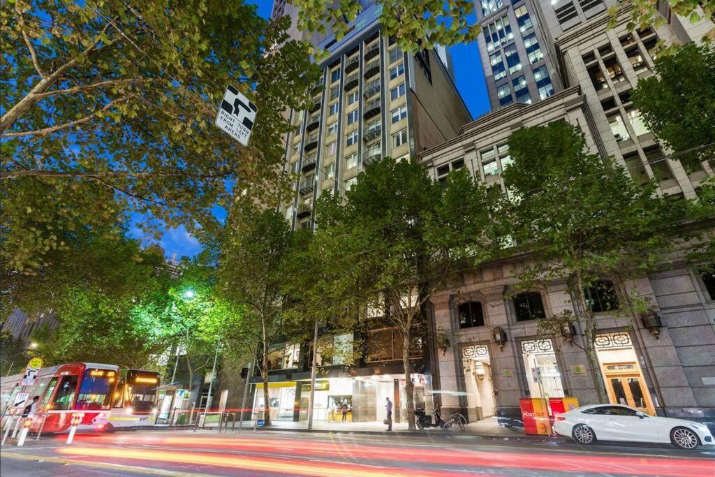 Collins Central 2-Bd Apartment With Pre-Reserve Parking Ville de Ville de Melbourne Extérieur photo